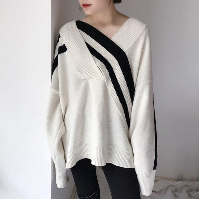 TWOTWINSTYLE Patchwork Striped Tops Female Pullovers Sweater V Neck Batwing Long Sleeve Loose Hit Color Women's Sweaters Fashion